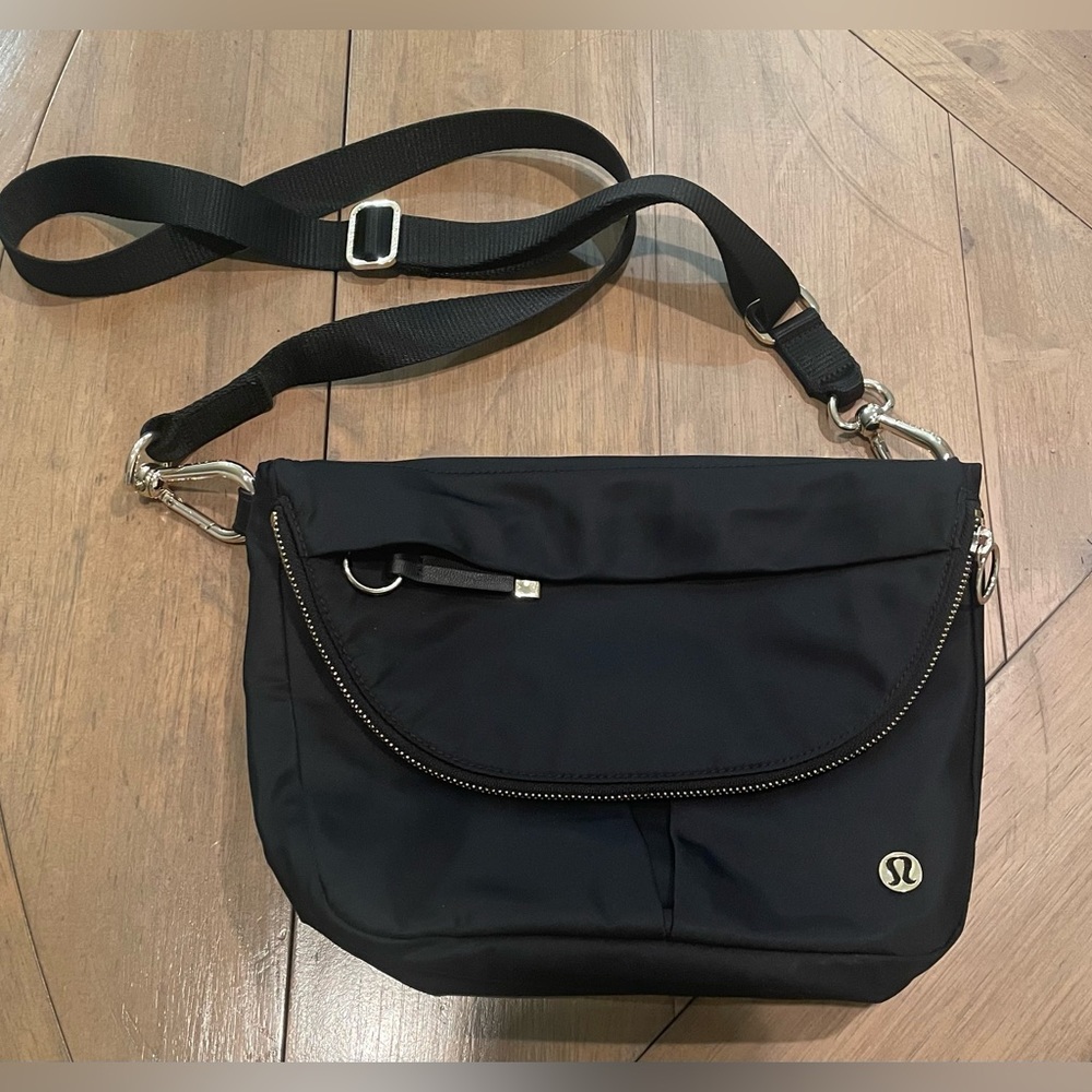 Lululemon All Night Festival Bag